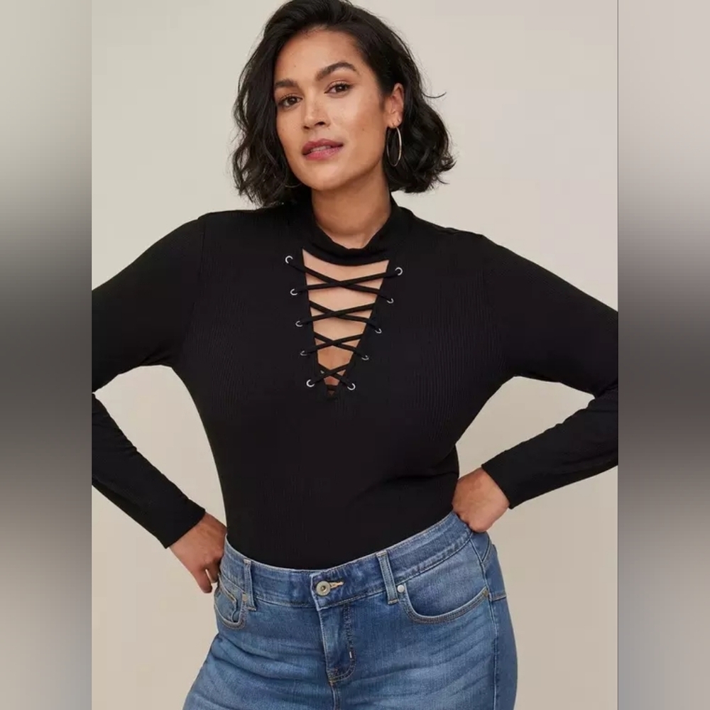 Rib Mock Neck Lace-Up Long Sleeve Top (D4-28)